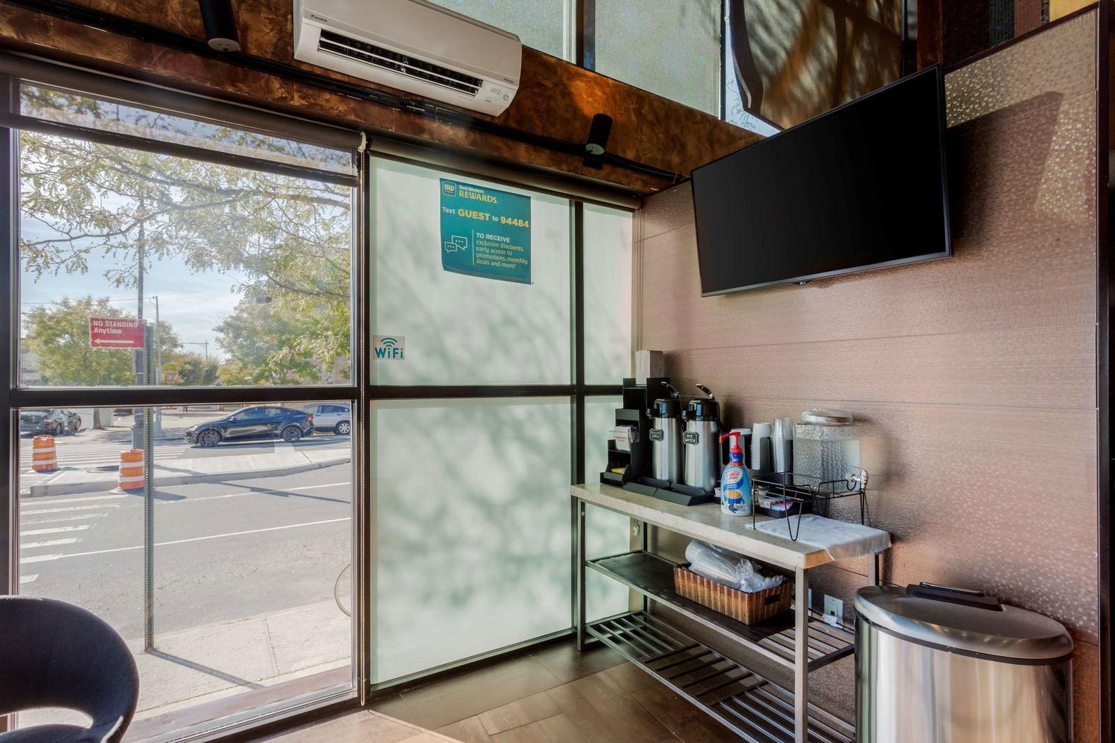 Best Western Plus Brooklyn Bay Hotel Room Example