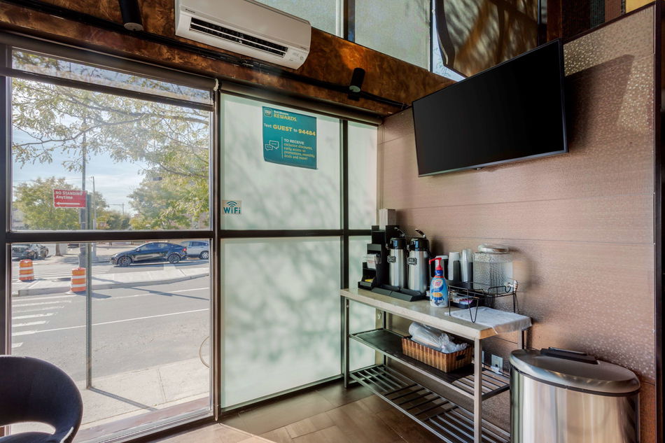 Best Western Plus Brooklyn Bay Hotel Room Example