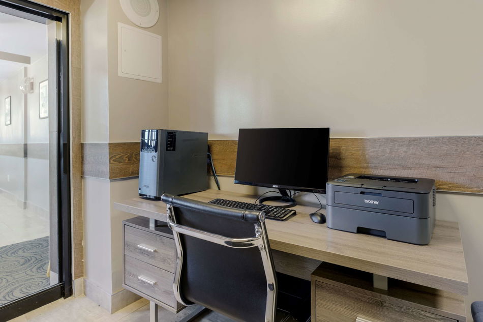 Best Western Plus Brooklyn Bay Hotel Room Example