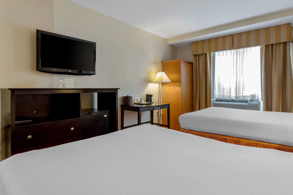 Best Western Plus Brooklyn Bay Hotel Room Example