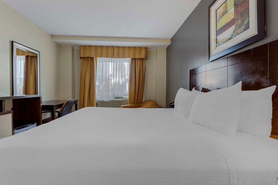 Best Western Plus Brooklyn Bay Hotel Room Example