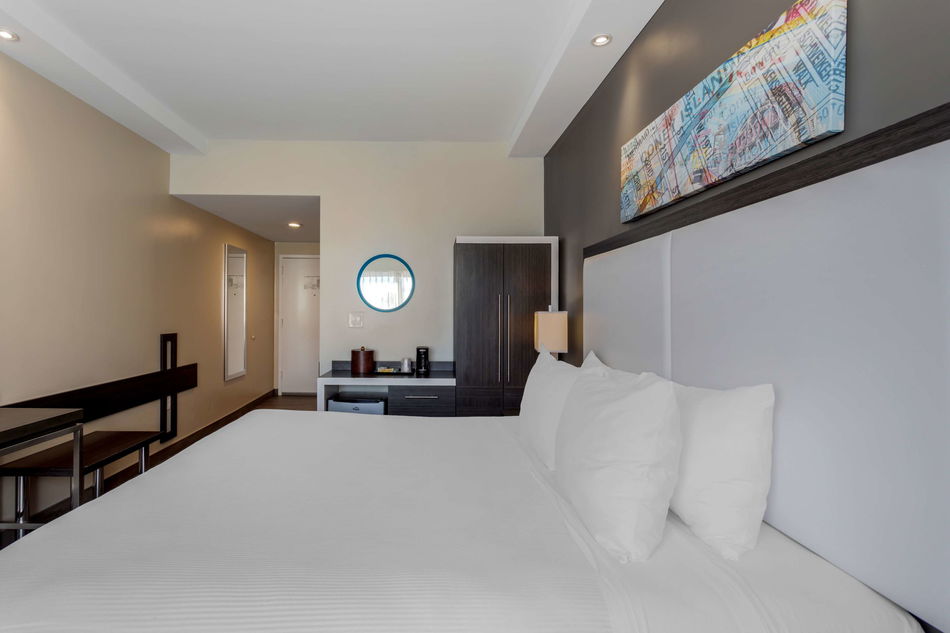 Best Western Plus Brooklyn Bay Hotel Room Example