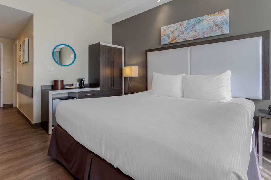 Best Western Plus Brooklyn Bay Hotel Room Example