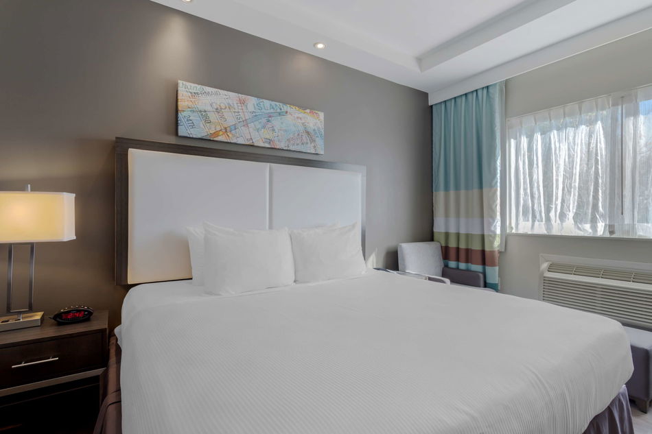 Best Western Plus Brooklyn Bay Hotel Room Example