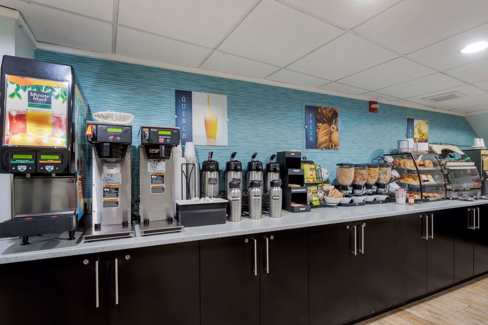 Best Western Plus Brooklyn Bay Hotel Bar