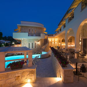 Hotel Neikos Luxury Suites cazare Chaniotis