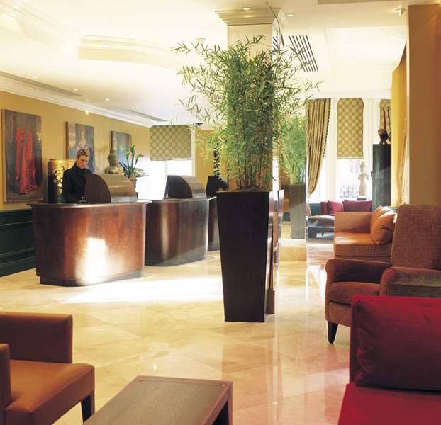 Radisson Blu Edwardian Kenilworth Hotel Lounge / Lobby