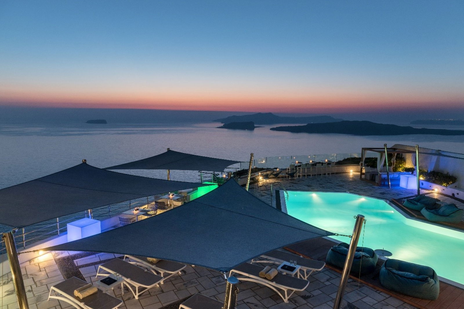 Hotel Caldera's Dolphin Suites
