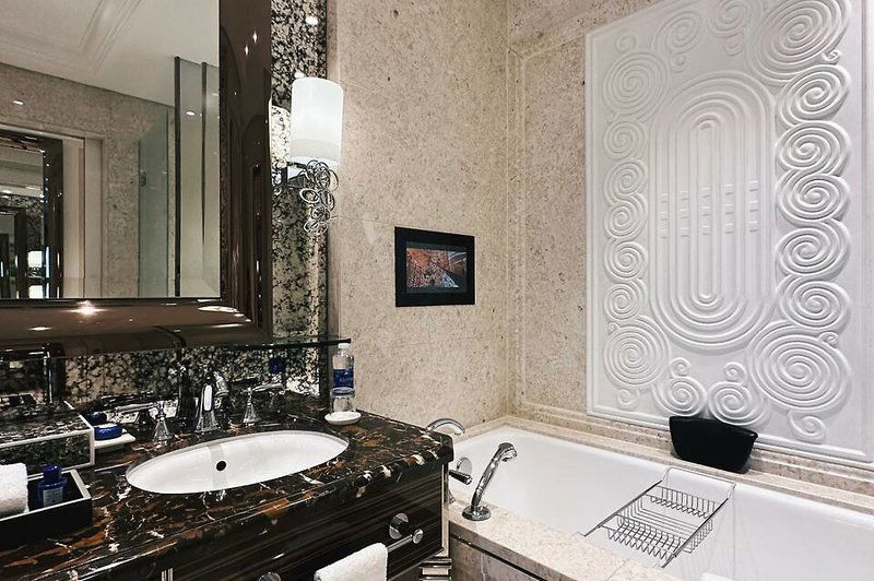 Hotel The Reverie Saigon