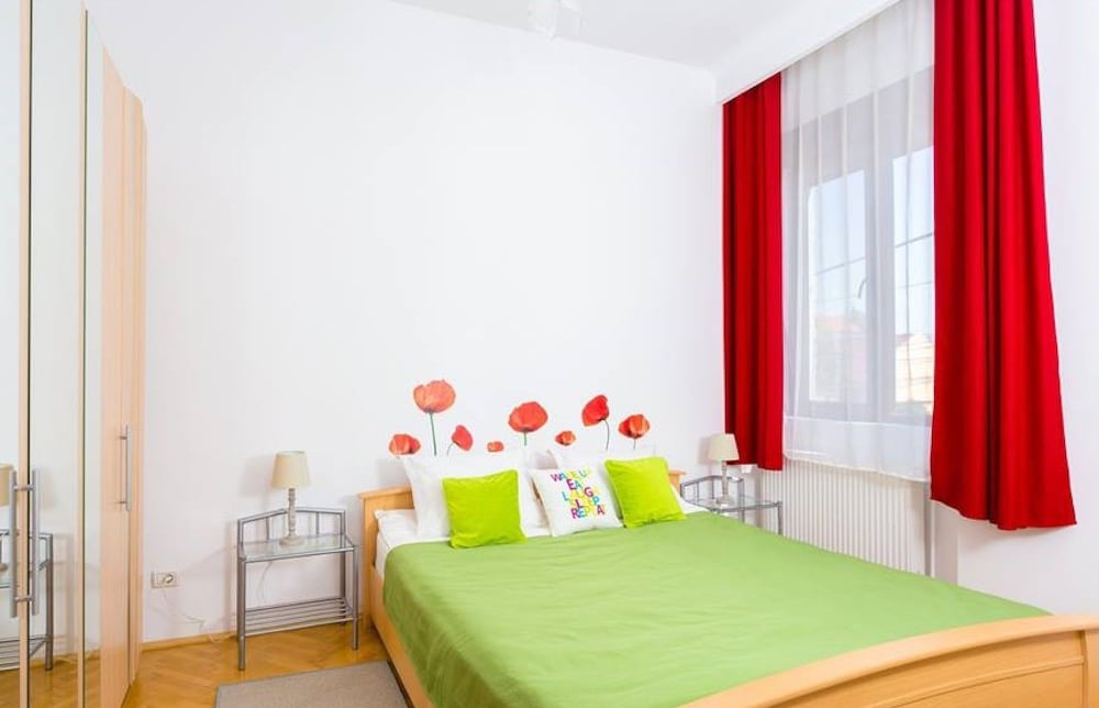 2452240-nice-and-cozy-apartments.jpg