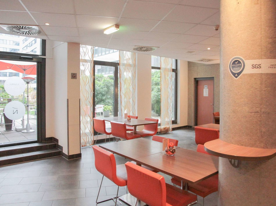 Novotel Suites Wien City Donau Bar
