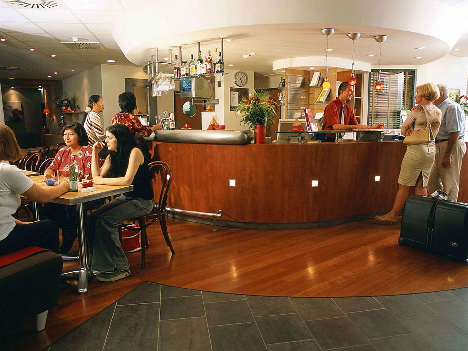 Novotel Suites Wien City Donau Bar