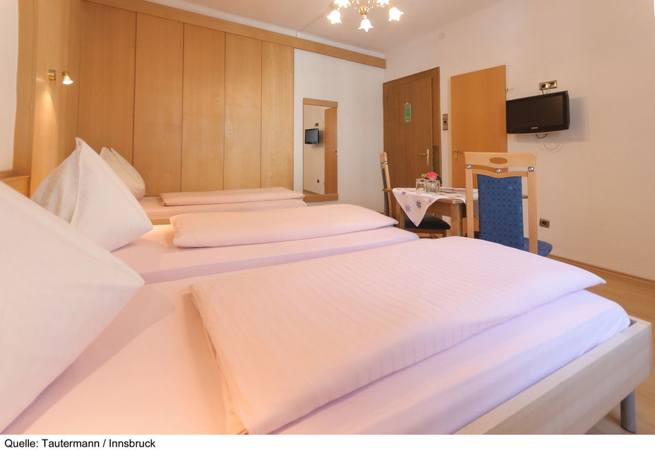 Tautermann Garni Room Example