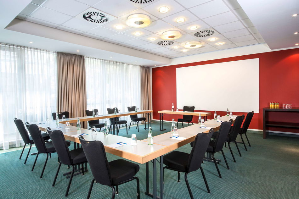 NH Berlin City Ost Conference Room