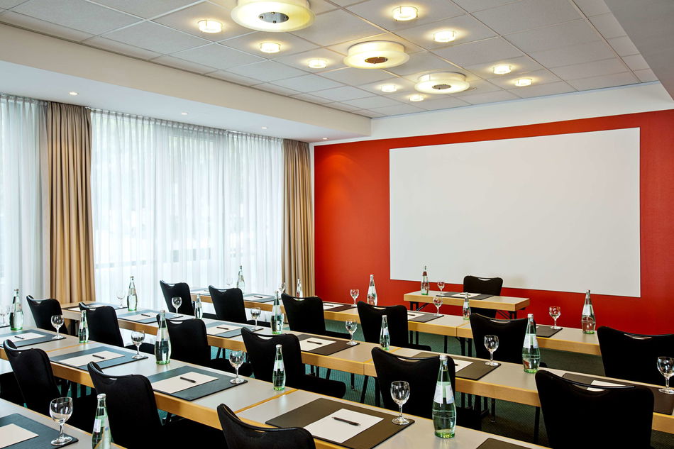 NH Berlin City Ost Conference Room
