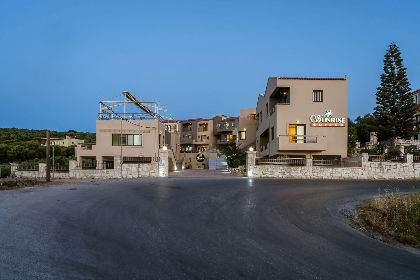 Hotel Sunrise Suites