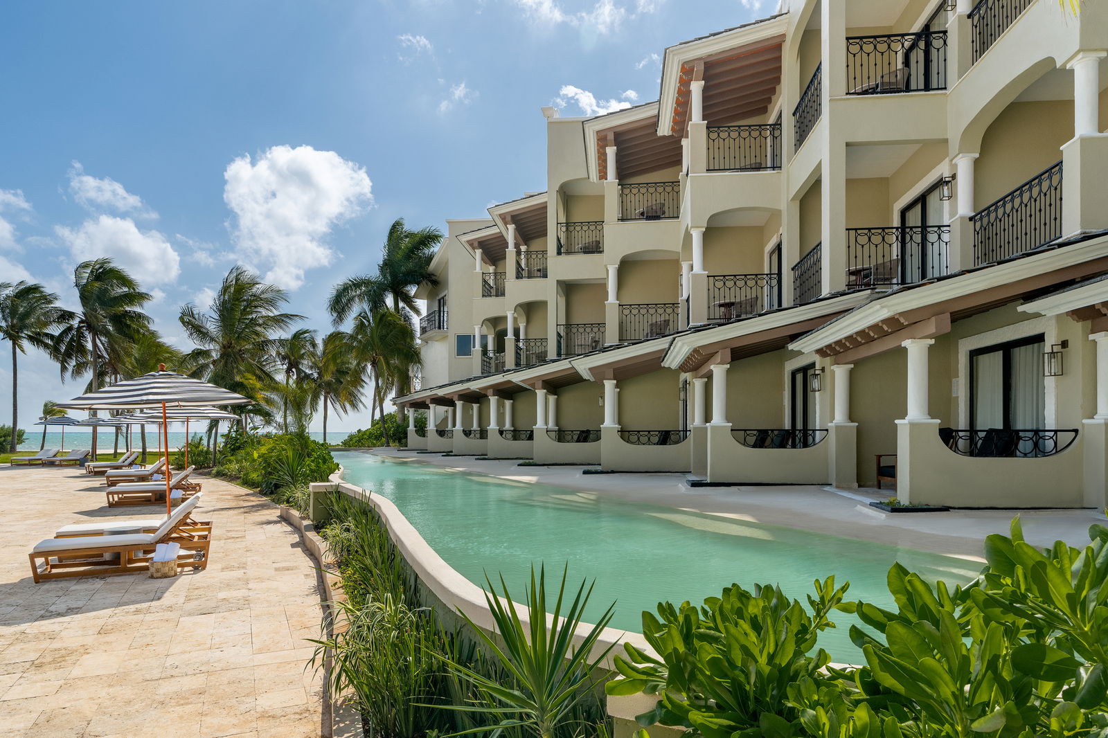 Hyatt-Zilara-Riviera-Maya-Resort-Swim-Up-Beach-View