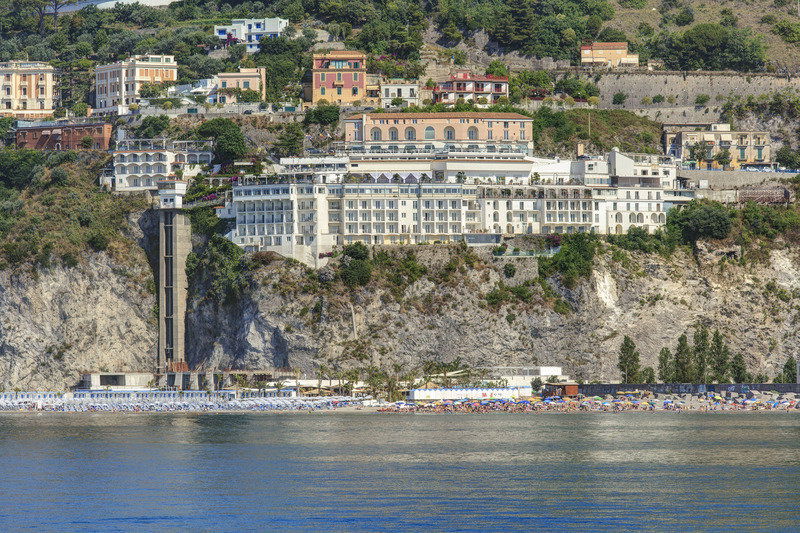 Lloyd'S Baia Hotel