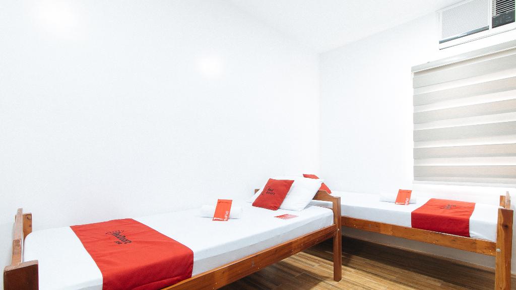 Hotel Reddoorz Plus @ 1318 Residences