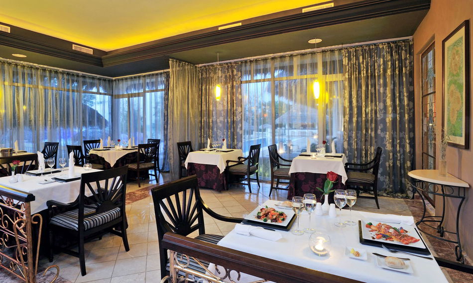 Paradisus Río de Oro Resort & Spa Restaurant