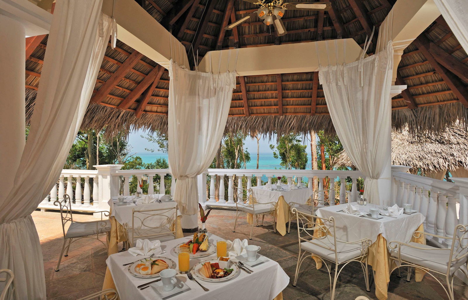Paradisus Río de Oro Resort & Spa Restaurant