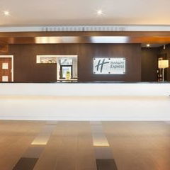 Sejur Holiday Inn Express Heathrow T5 vacanta Londra