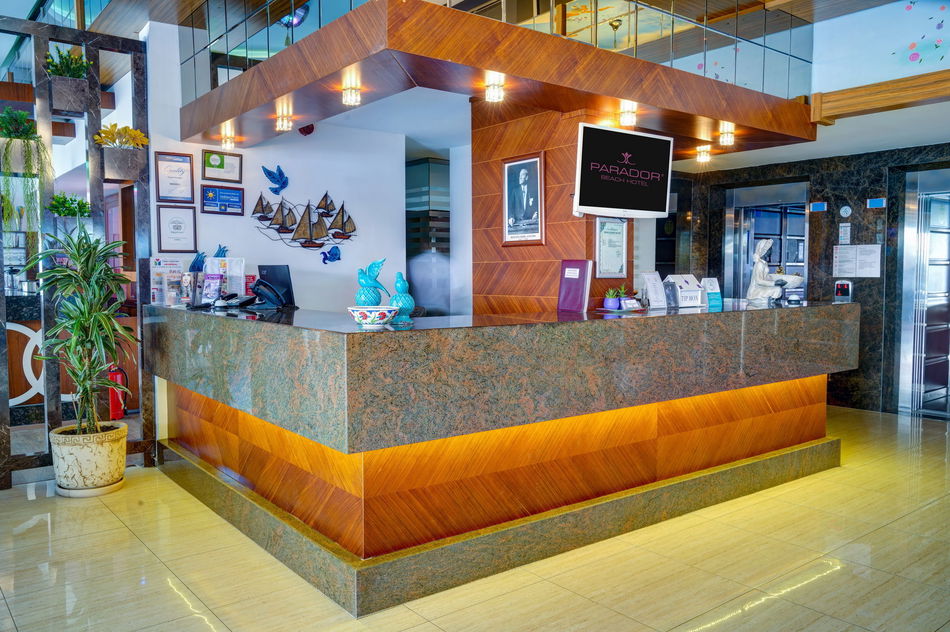 Parador Beach Hotel Lounge / Lobby