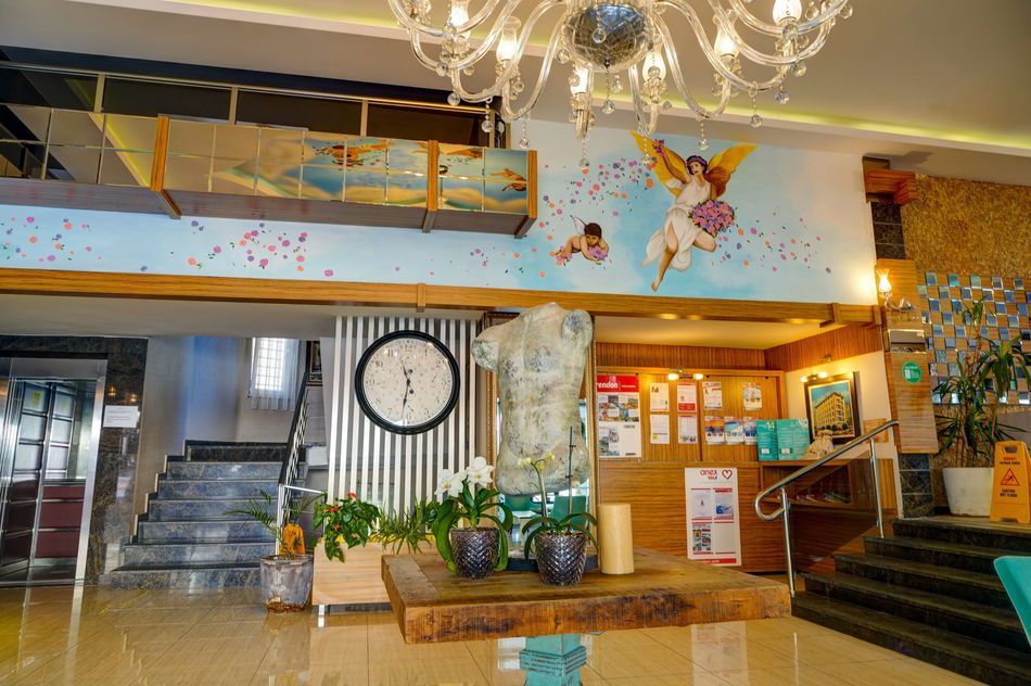 Parador Beach Hotel Lounge / Lobby