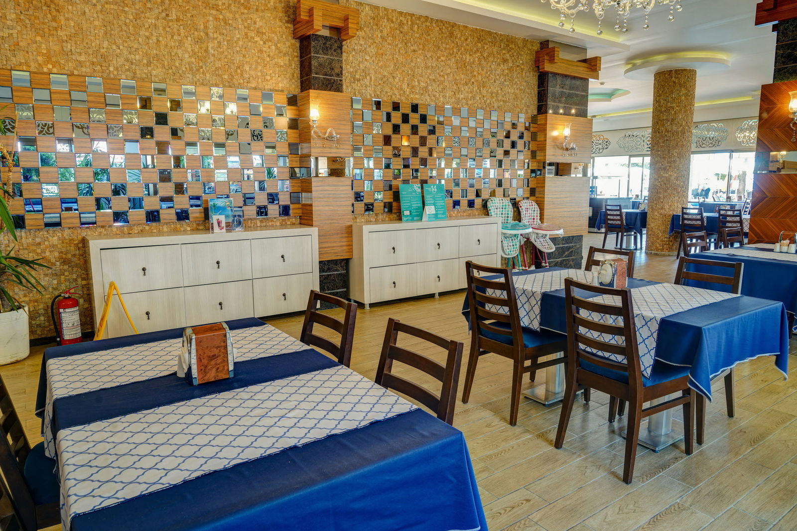 Parador Beach Hotel Restaurant