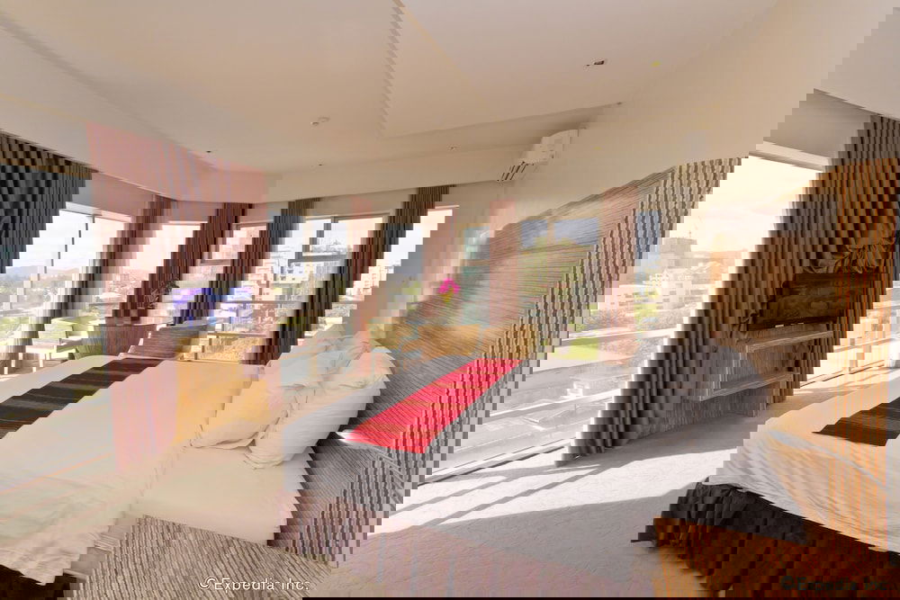 Primary image