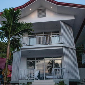 Hotel Stunning Republic Beach Resort cazare El Nido