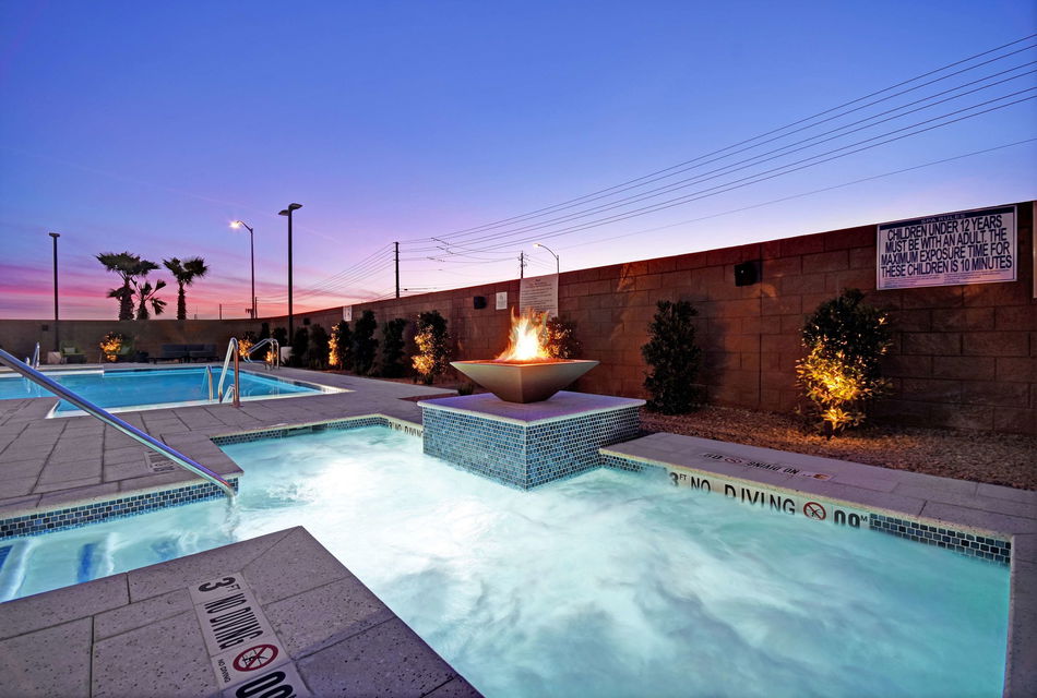 Hampton Inn Las Vegas Strip South Outdoor Pool