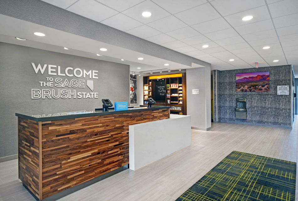 Hampton Inn Las Vegas Strip South Lounge / Lobby