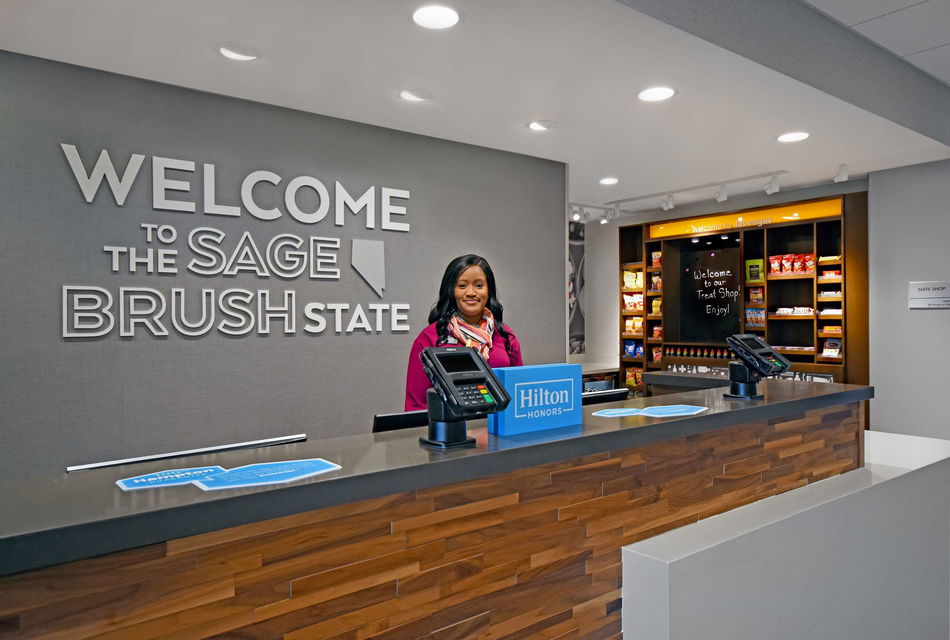 Hampton Inn Las Vegas Strip South Lounge / Lobby
