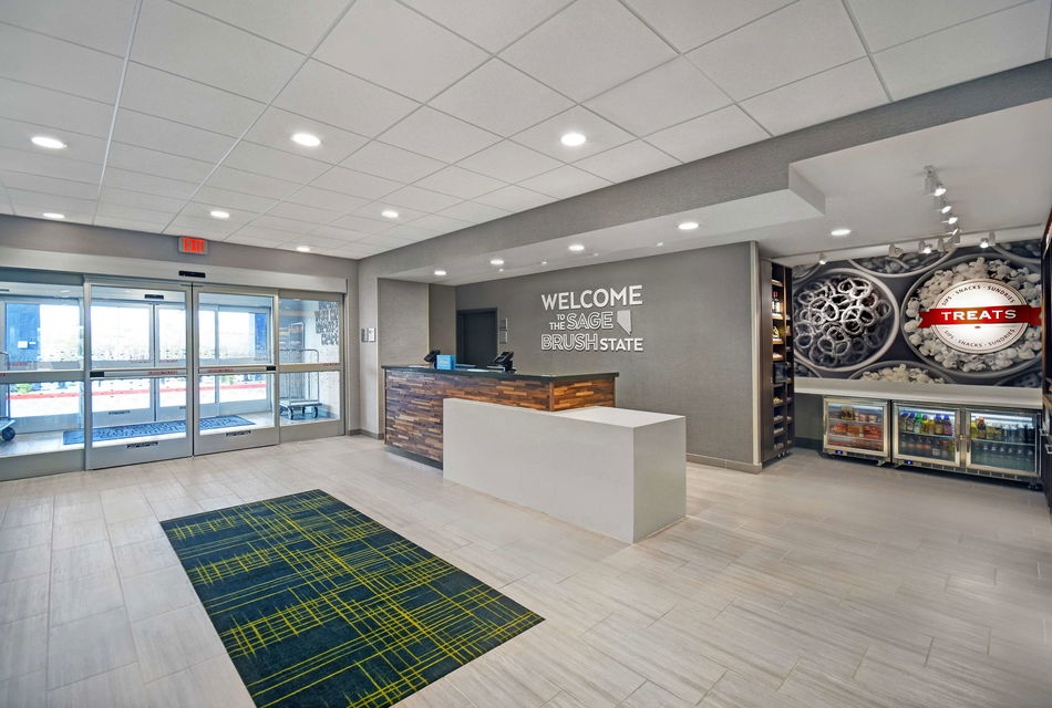 Hampton Inn Las Vegas Strip South Lounge / Lobby