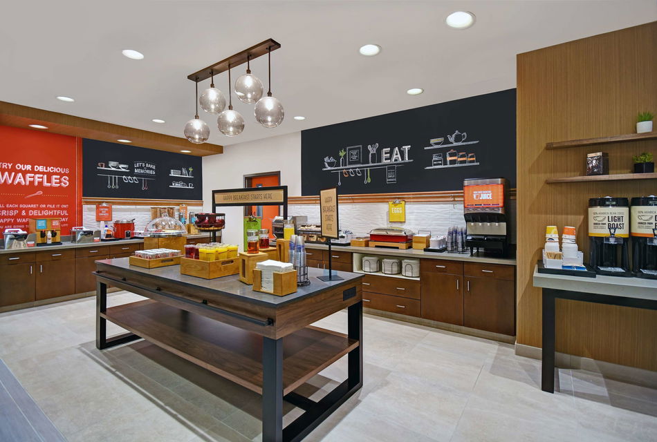 Hampton Inn Las Vegas Strip South Bar