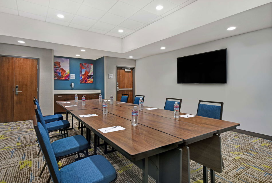 Hampton Inn Las Vegas Strip South Conference Room