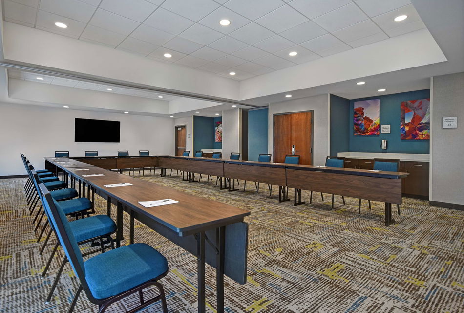 Hampton Inn Las Vegas Strip South Conference Room