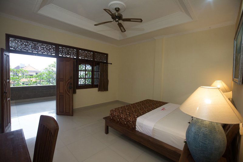 Warji House 2 Bungalows