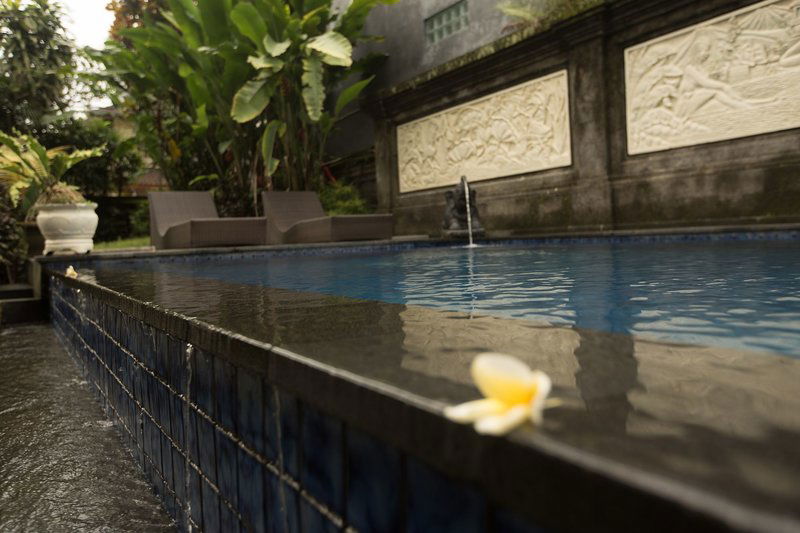 Warji House 2 Bungalows