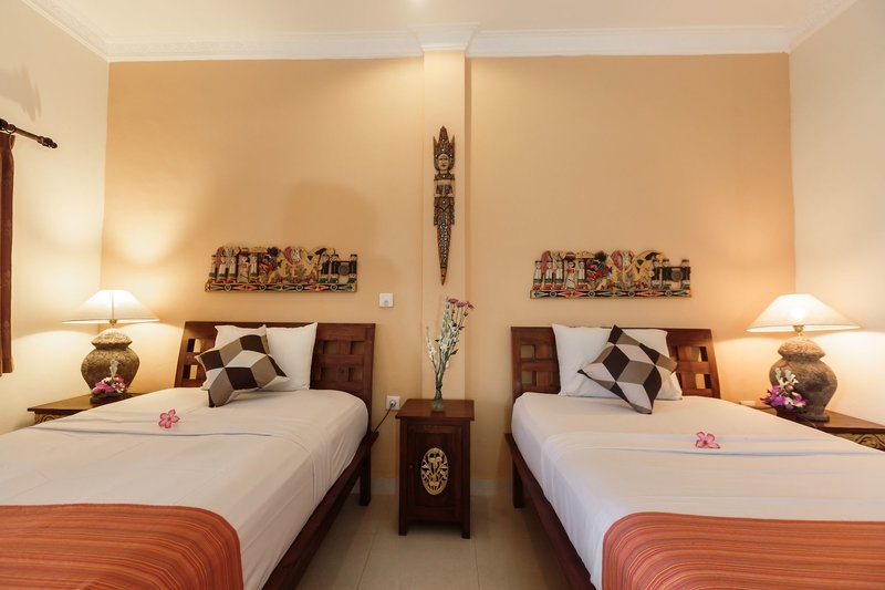 Warji House 2 Bungalows